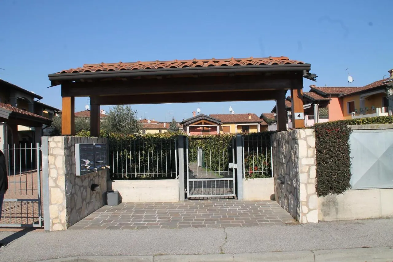 Casa Vacanze Da Riki Appartamento 1 Peschiera del Garda 0*,  Italie