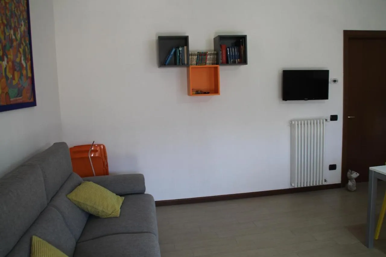 Casa Vacanze Da Riki Appartamento 1 Peschiera del Garda 0*,  Italie